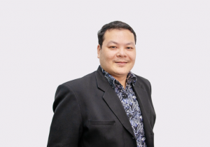 Thatiphat Uengsinkhatrakul : Group Director of Revenue